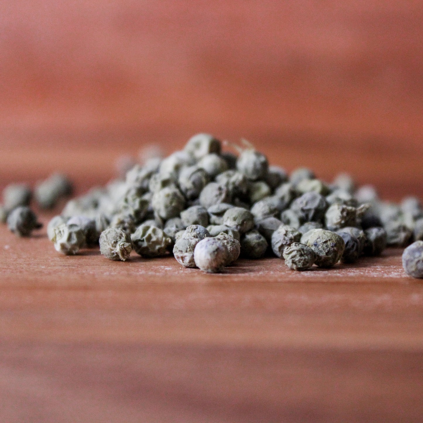 green peppercorns [whole]